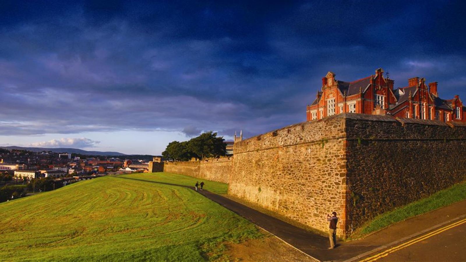 The walls of Derry~Londonderry